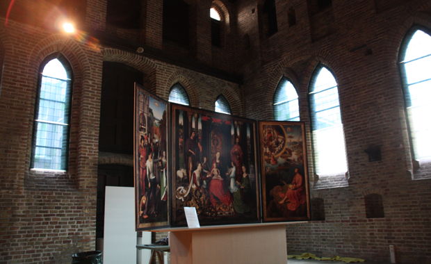 anti verkleur en verduisterfolie op ramen van Museum Brugge